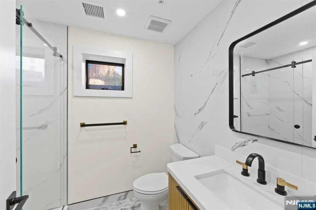 Photo of 61 Edgewater