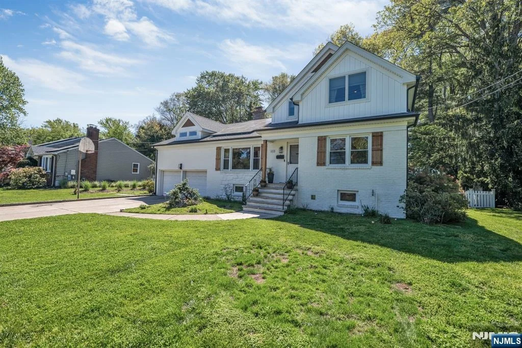 Photo of 433 Piermont