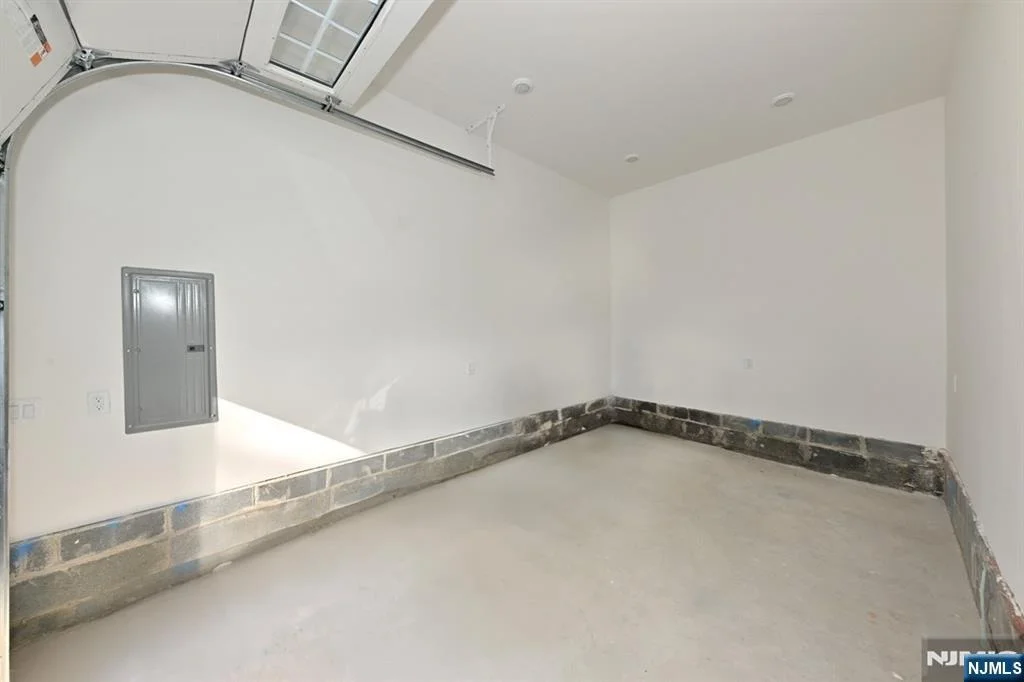 Photo of 212 Monroe