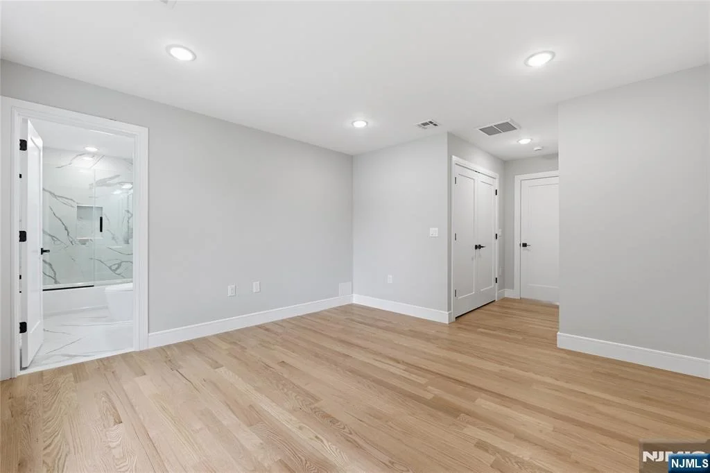 Photo of 765 7th
