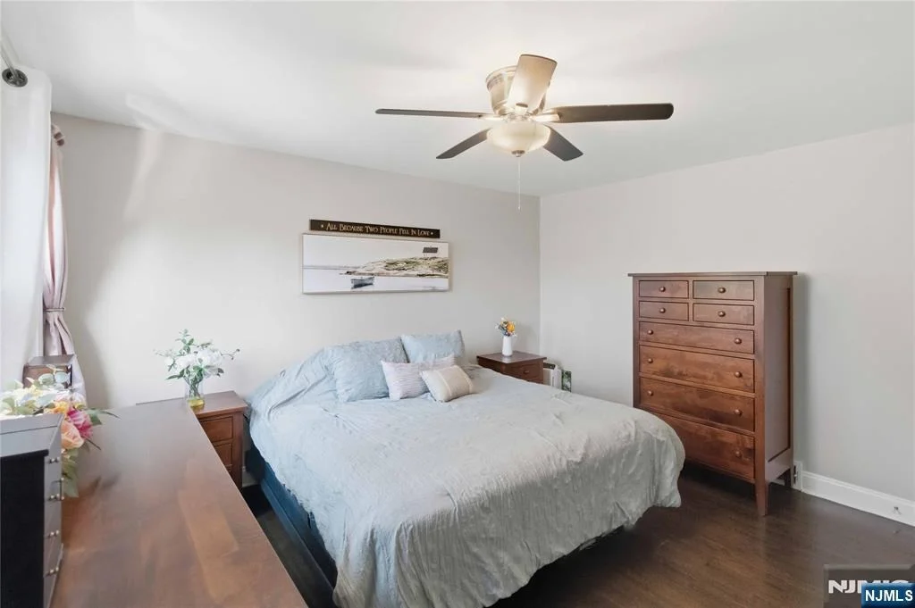 Photo of 345 Saddle River