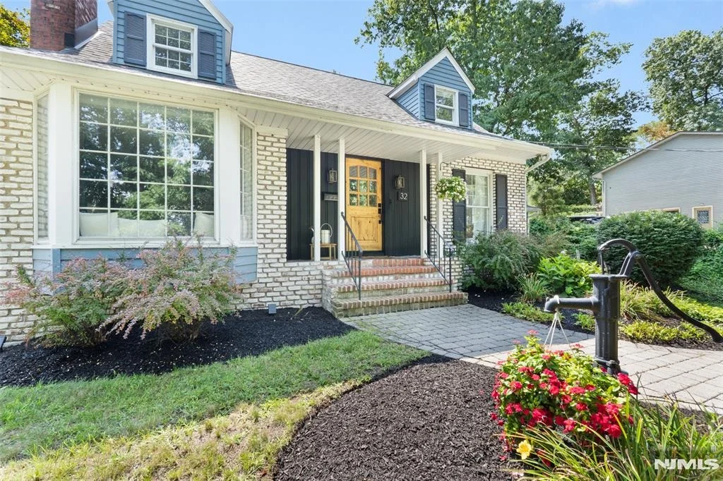 Photo of 32 Foothill