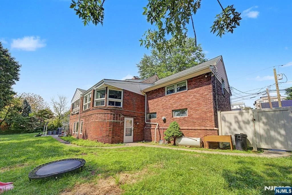 Photo of 154 Ames