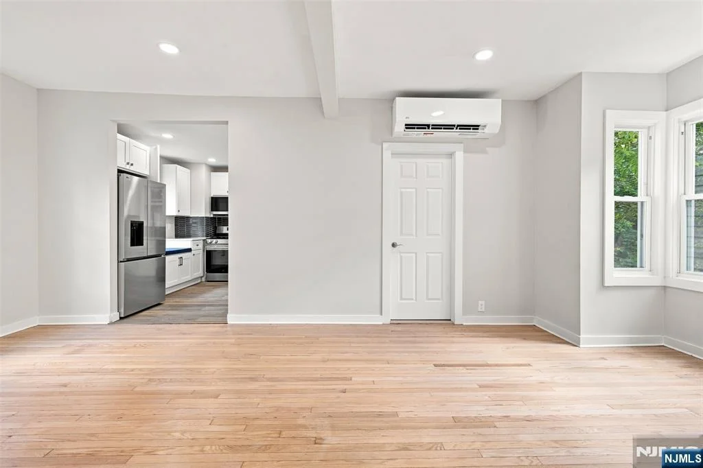 Photo of 33 Mohawk