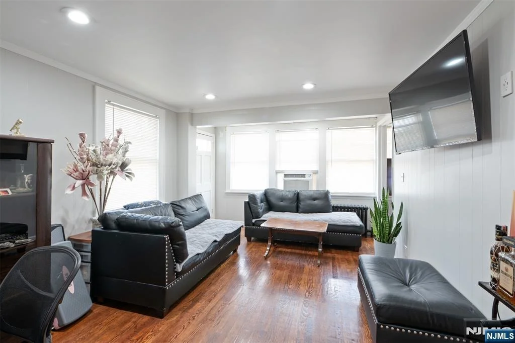 Photo of 307 Washington