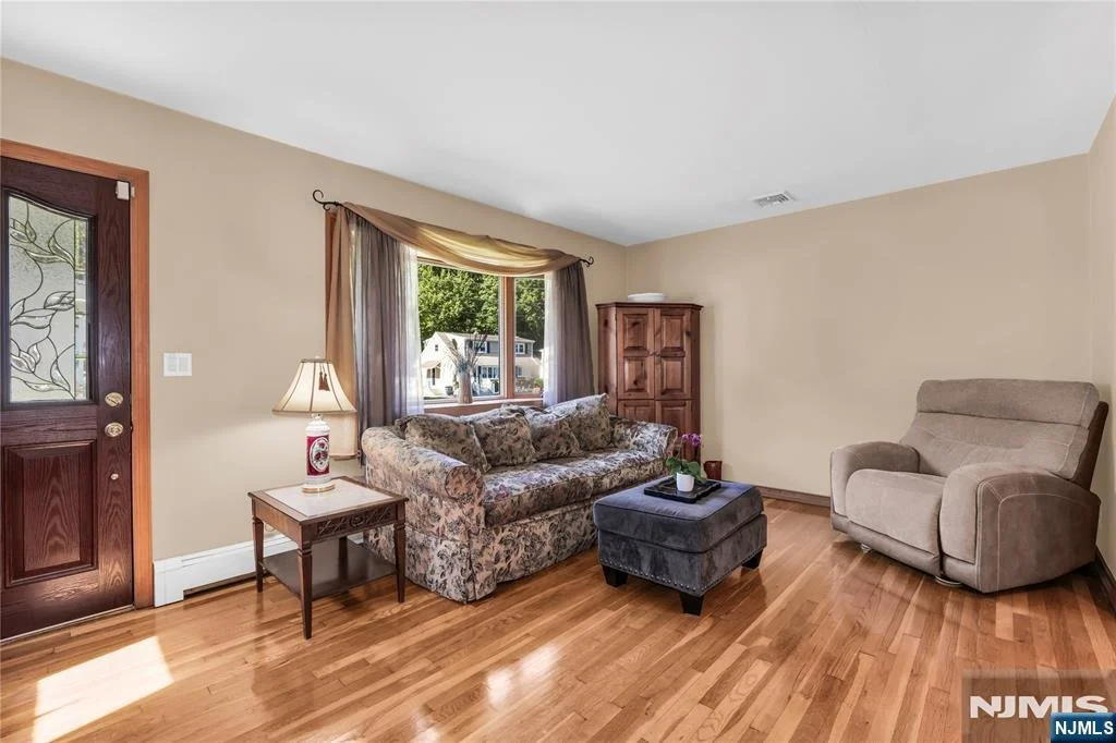 Photo of 114 Lopez
