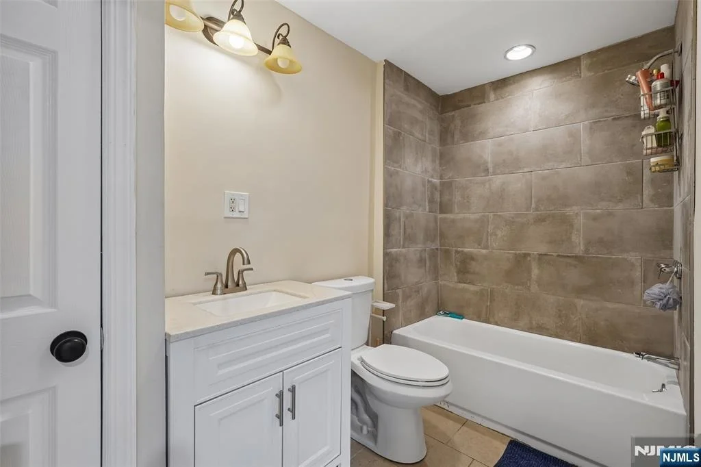 Photo of 307 Boulevard