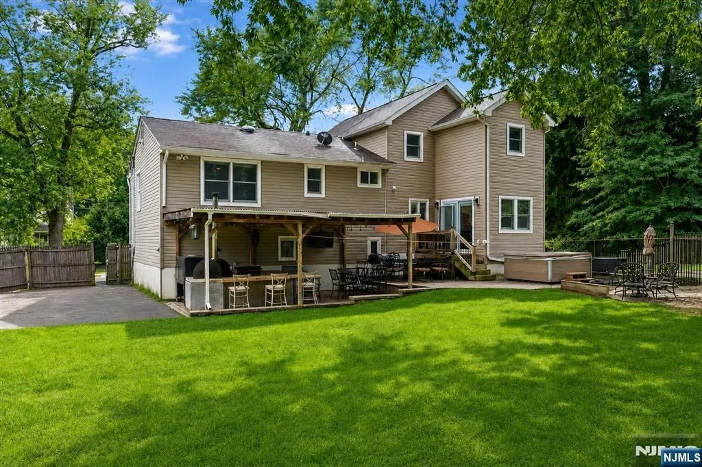 Photo of 1471 Terrill