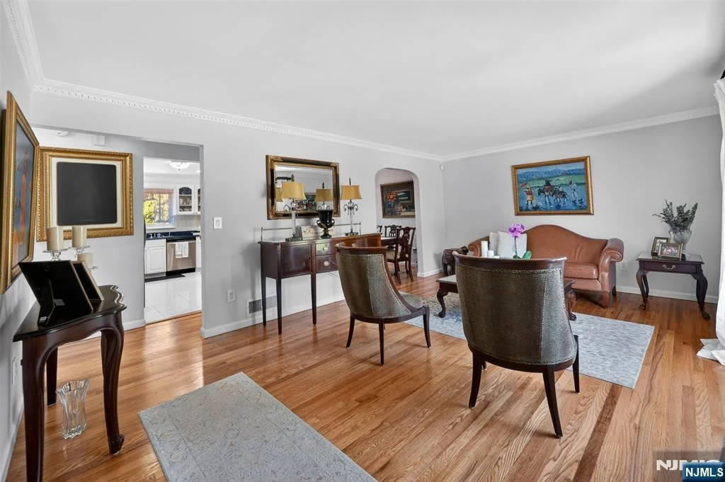 Photo of 413 Maple Hill