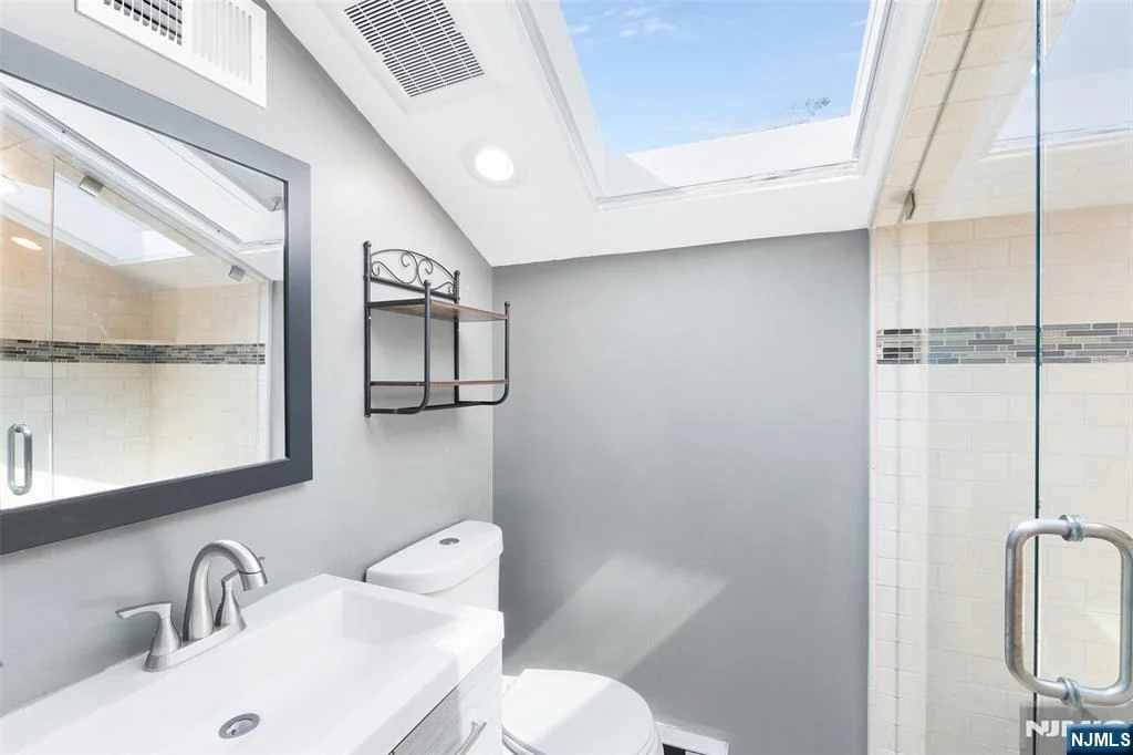 Photo of 33 Beverly