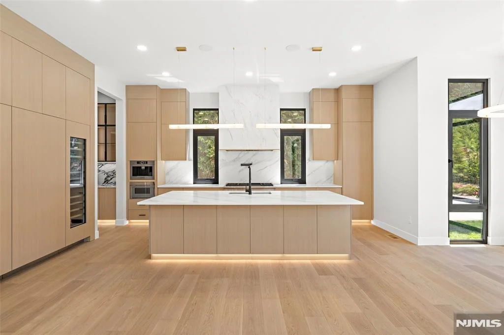 Photo of 302 Pine