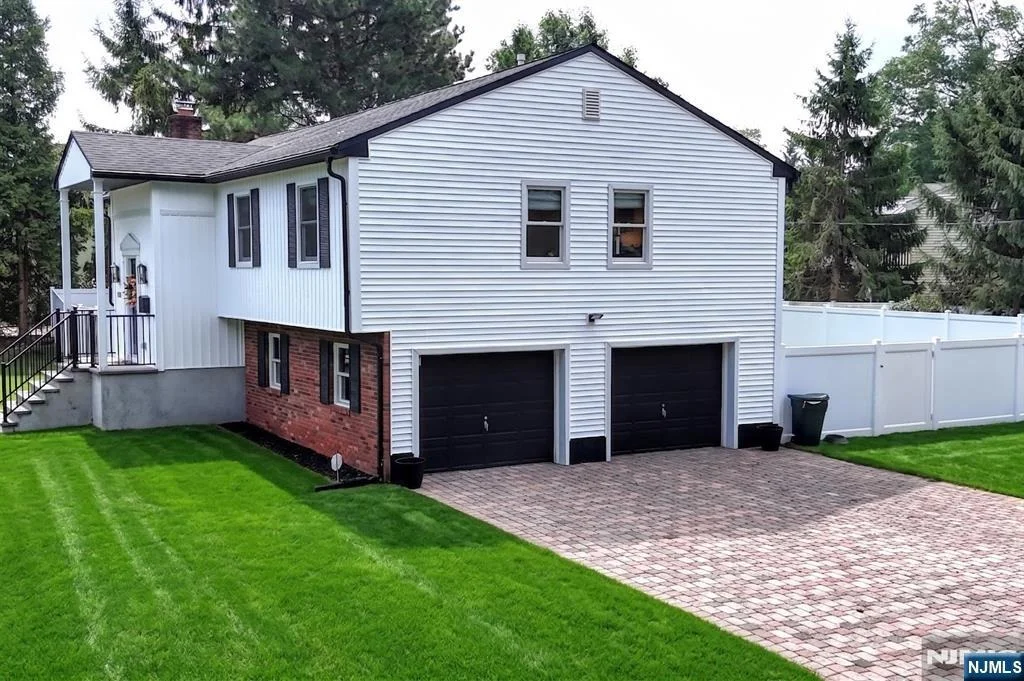 Photo of 75 Demarest