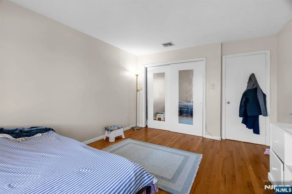 Photo of 266 Garibaldi