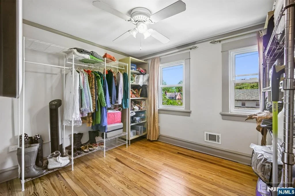 Photo of 1494 Endicott