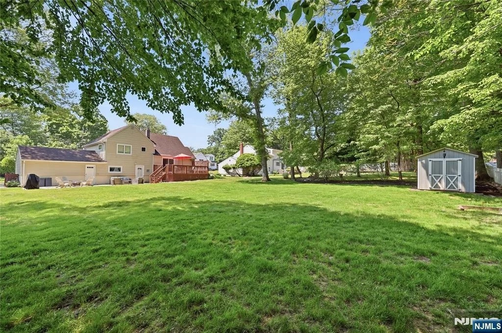 Photo of 77 White Pond