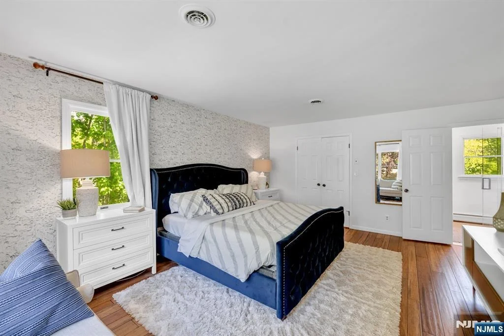 Photo of 558 W Saddle River