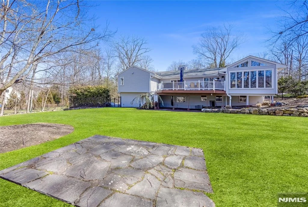 Photo of 19 Ivy