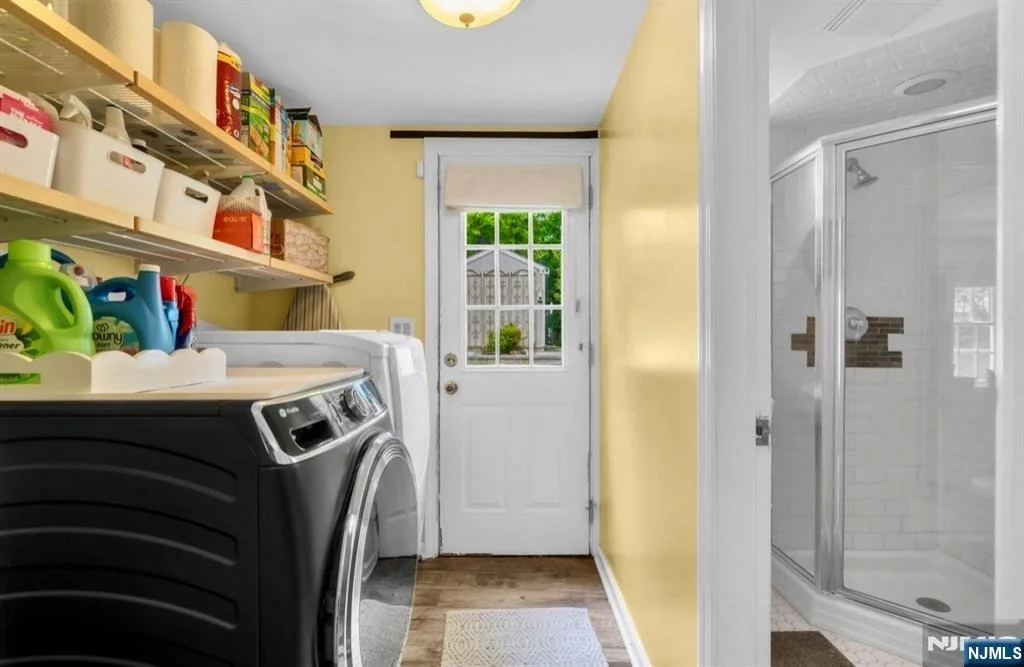 Photo of 105 Bergen