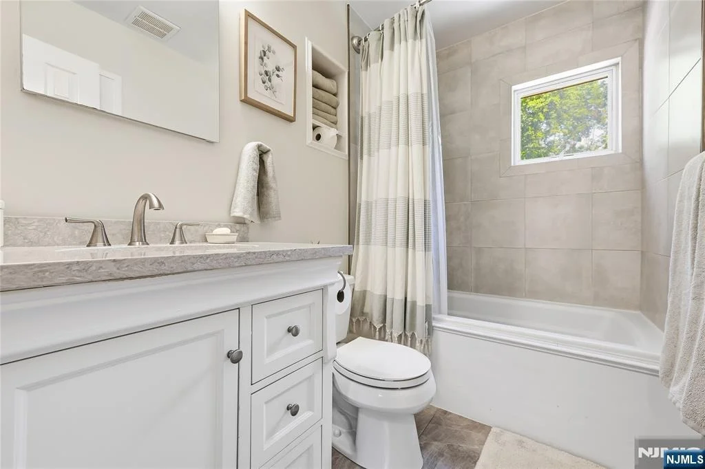 Photo of 77 White Pond