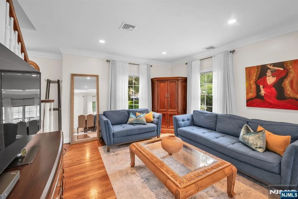 Photo of 1025 Maple