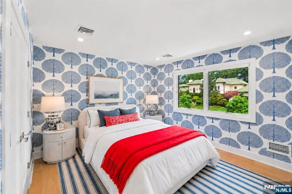 Photo of 35 Jane