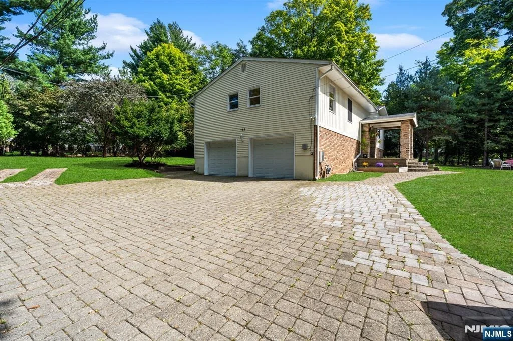 Photo of 763 Closter Dock