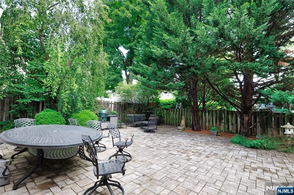 Photo of 806 Stella