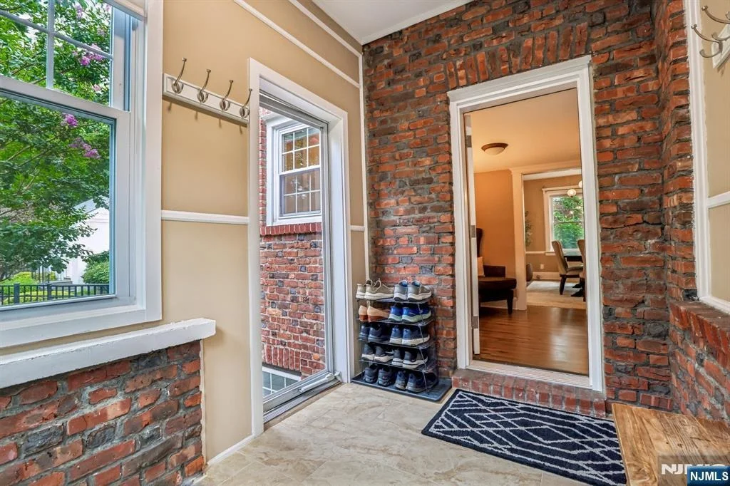 Photo of 293 Euclid