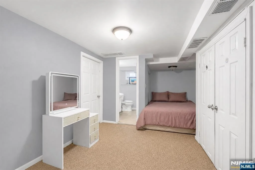 Photo of 99 Oneida