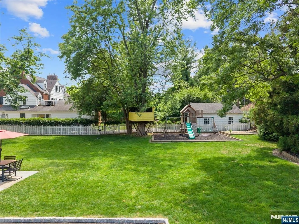 Photo of 48 Edgemont