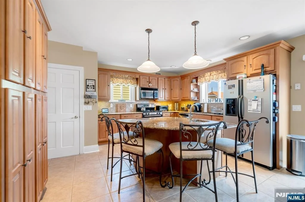 Photo of 395 Wood Ridge