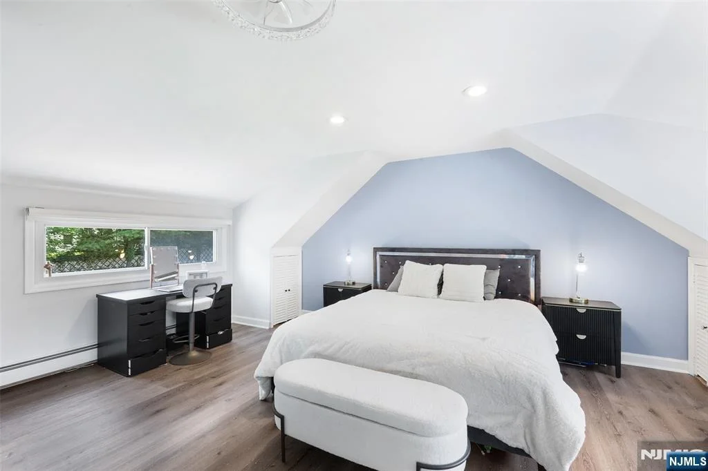Photo of 33 Beverly