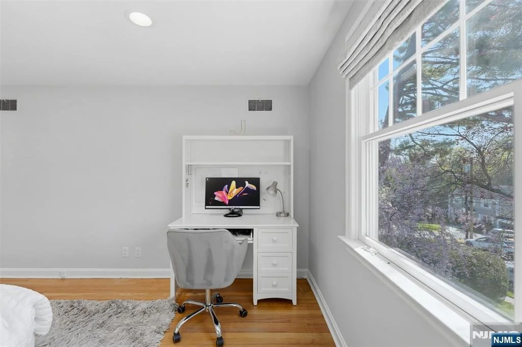 Photo of 89 Surrey