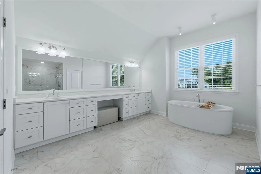 Photo of 73 Woodmere