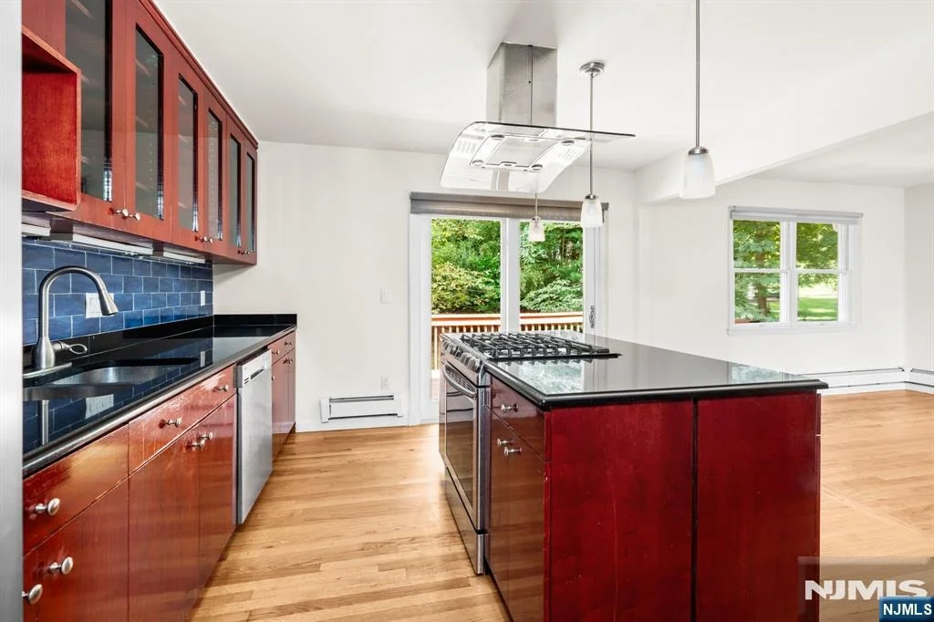 Photo of 763 Closter Dock