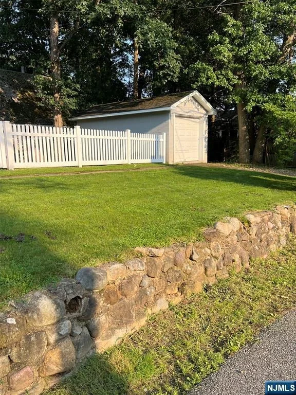 Photo of 72 Ridgewald