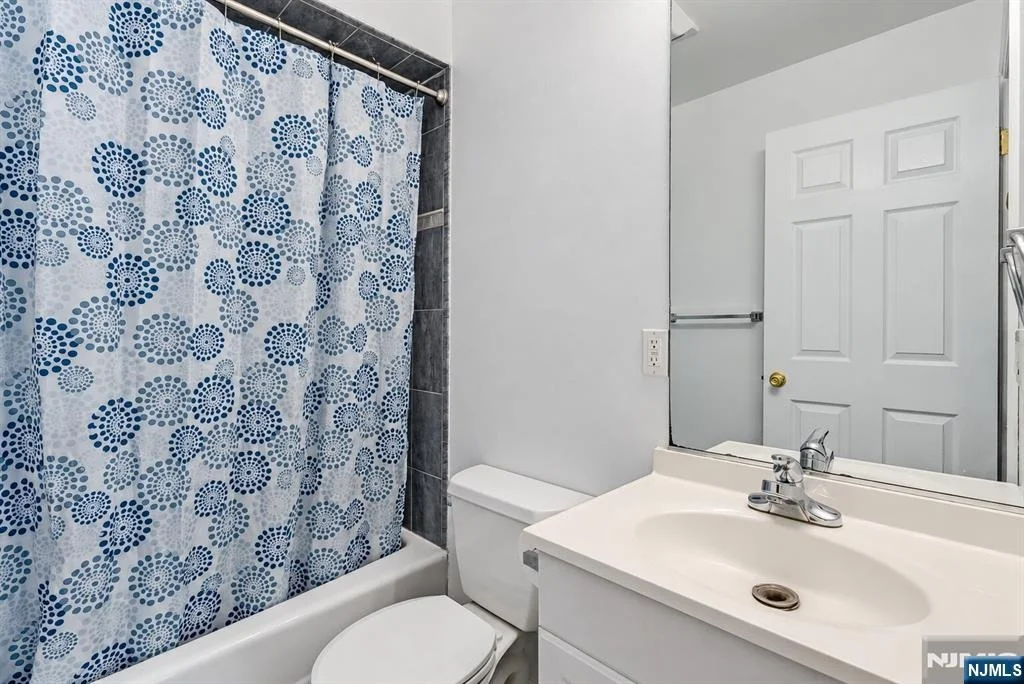 Photo of 64 Spring Valley