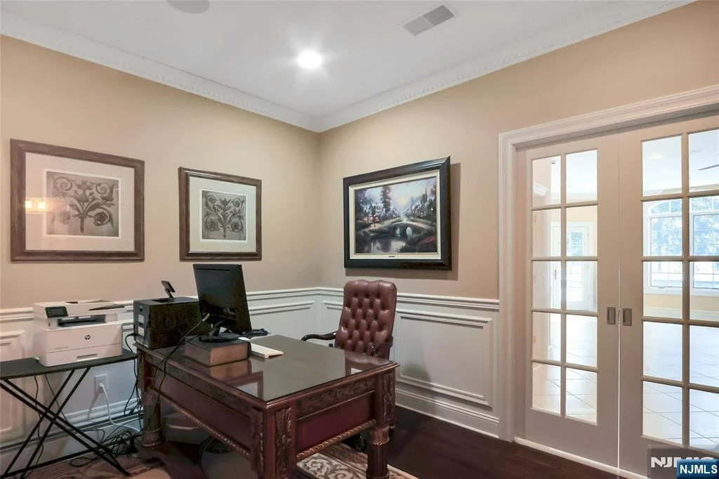 Photo of 457 Devonshire