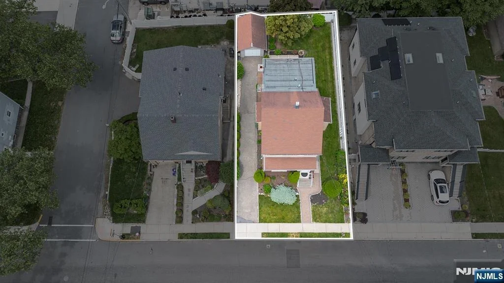 Photo of 1631 Maple