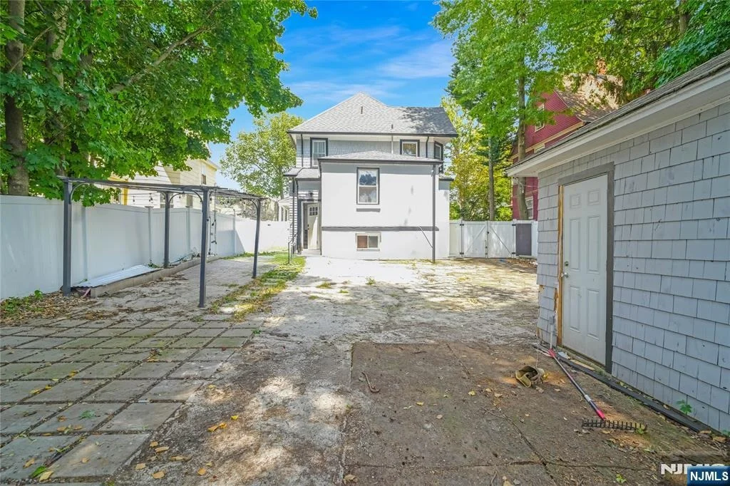 Photo of 283 Hamilton