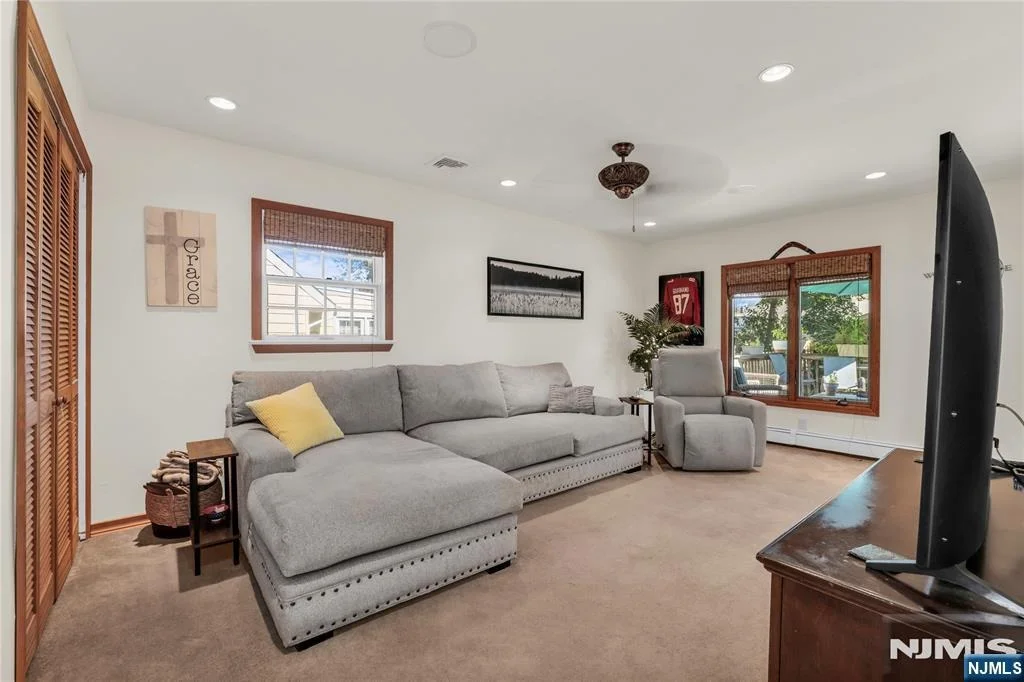 Photo of 114 Lopez
