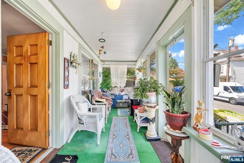 Photo of 9 Halcyon