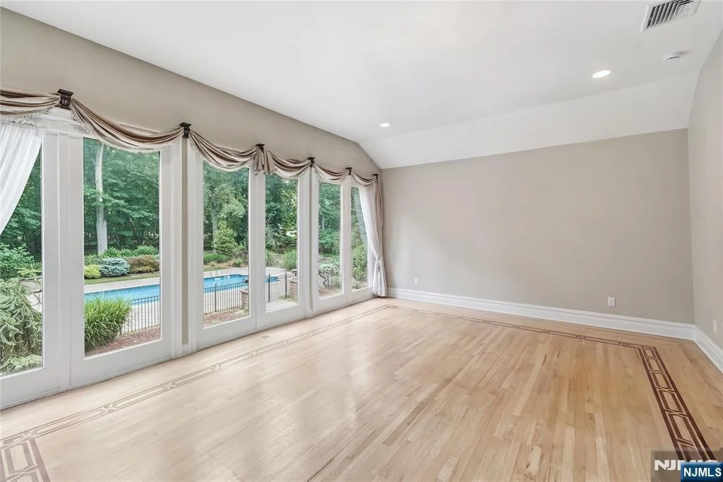 Photo of 136 Willow