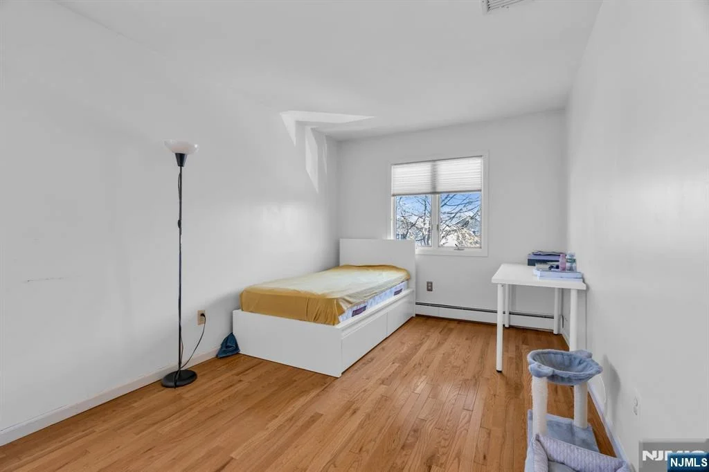 Photo of 266 Garibaldi