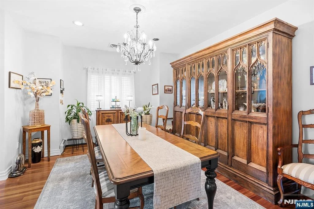 Photo of 1631 Maple