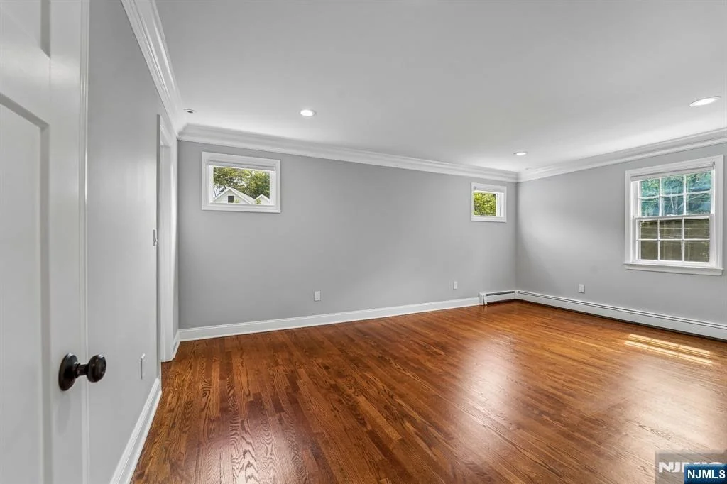 Photo of 17 Colonial