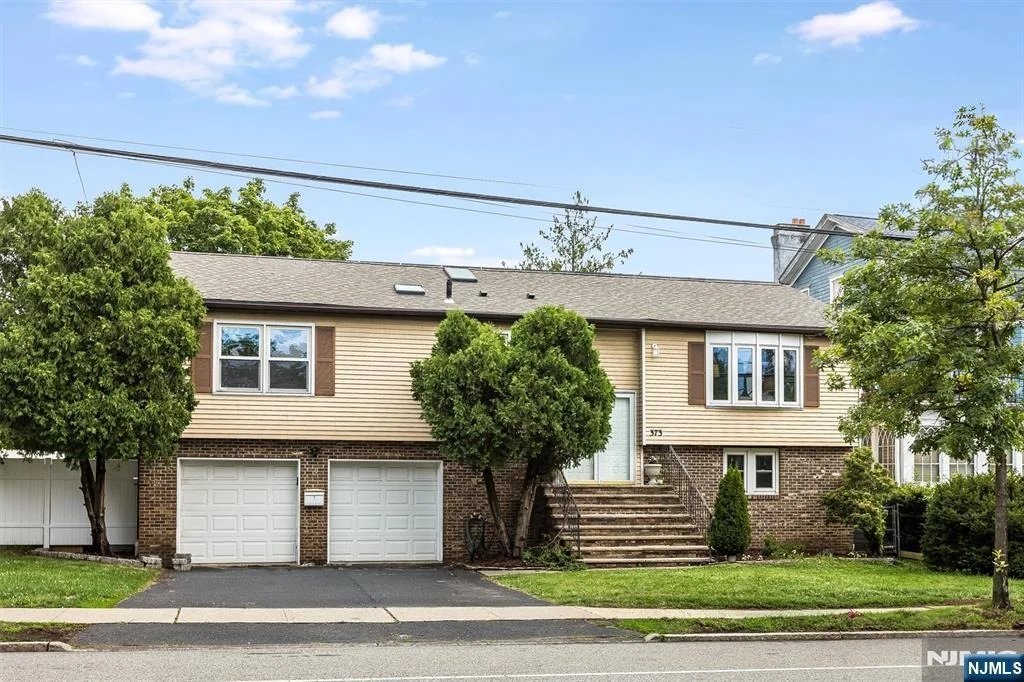 Photo of 373 Orange