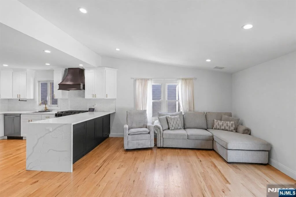 Photo of 385 Copeland