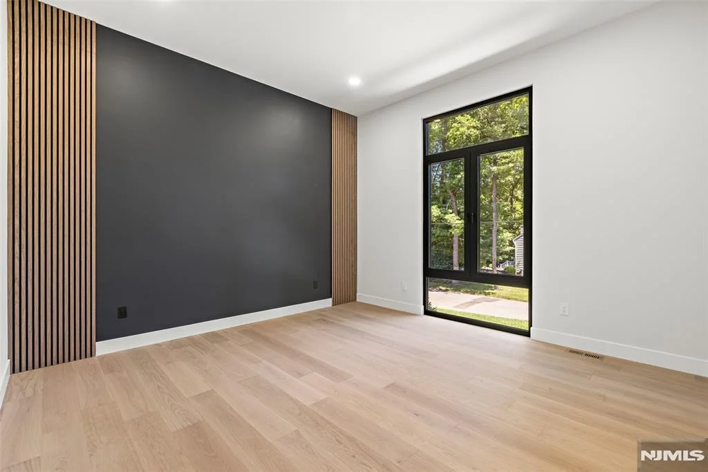 Photo of 302 Pine