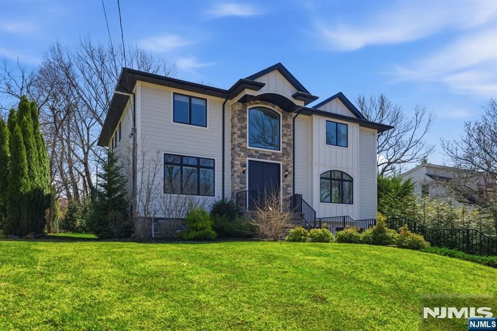 Photo of 34 Dubois